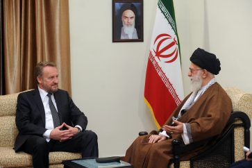 Leader of the Islamic Revolution in Iran, Imam Khamenei receives Bosnia and Herzegovina chairman of Presidential Council Bakir Izetbegovic