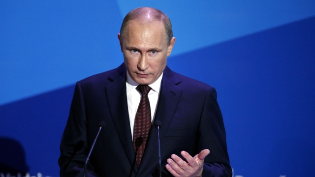 Russian President Vladimir Putin during a press conference (archive)