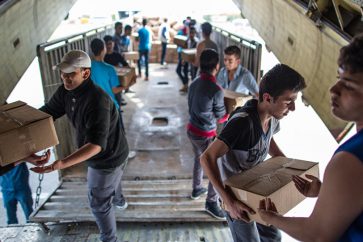 Russia delivers humanitarian aid to Syria's Latakia