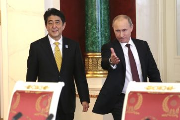 Vladimir Putin, Shinzo Abe