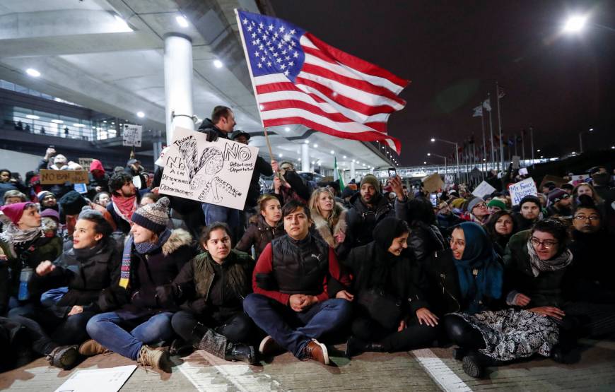 Americans in Chicago Protesting against Trump's Travel Ban
