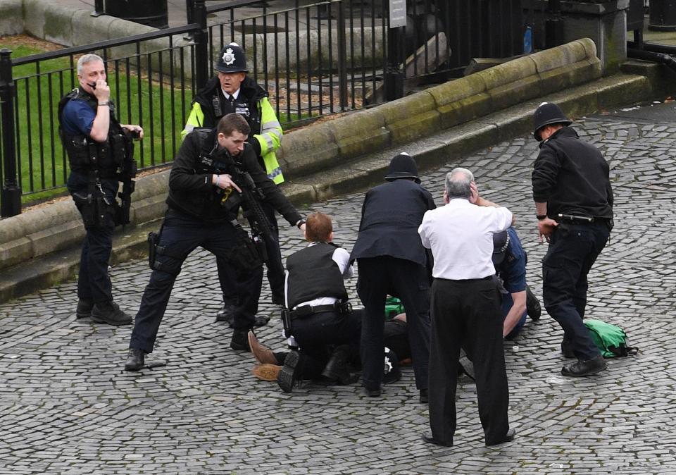 UK policemen killing the shooter