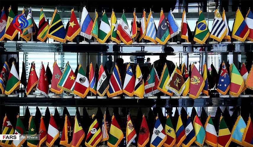 عدد اخر من مسؤولي مختلف الدول يصلون طهران