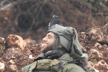 Inattentive Israeli soldier photographed at a close range