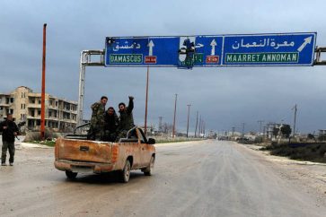 Syrian army soldiers Maarat Noaman