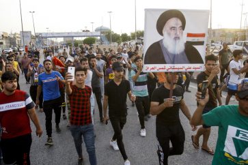 Iraqis_sistani