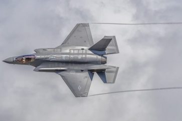 US-military-jet-crashes