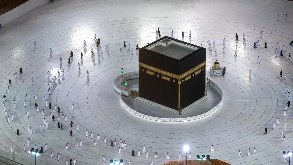 Mecca reopens for limited Umrah