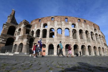 Rome coronavirus masks