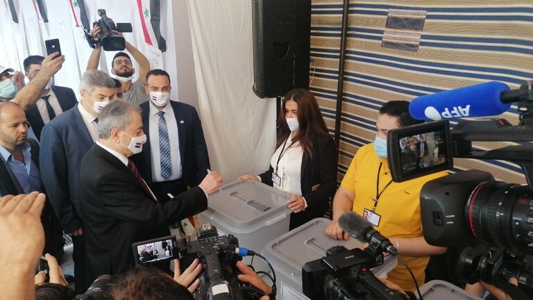 Syrian ambassador in Lebanon voting