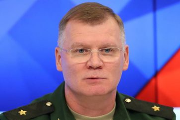 MOSCOW, RUSSIA - SEPTEMBER 17, 2018: Russian Defense Ministry Spokesman Igor Konashenkov during a briefing to reveal new details about the Malaysian Airlines Flight MH17 crash. The Malaysian Boeing 777 flying from Amsterdam to Kuala Lumpur crashed in eastern Ukraine on July 17, 2014. Anton Novoderezhkin/TASSÐîññèÿ. Ìîñêâà. Îôèöèàëüíûé ïðåäñòàâèòåëü Ìèíîáîðîíû ÐÔ Èãîðü Êîíàøåíêîâ íà áðèôèíãå Ìèíèñòåðñòâà îáîðîíû ÐÔ ïî âíîâü îòêðûâøèìñÿ îáñòîÿòåëüñòâàì êðóøåíèÿ "Áîèíãà-777" "Ìàëàéçèéñêèõ àâèàëèíèé" (ðåéñ ÌÍ17). Àíòîí Íîâîäåðåæêèí/ÒÀÑÑ