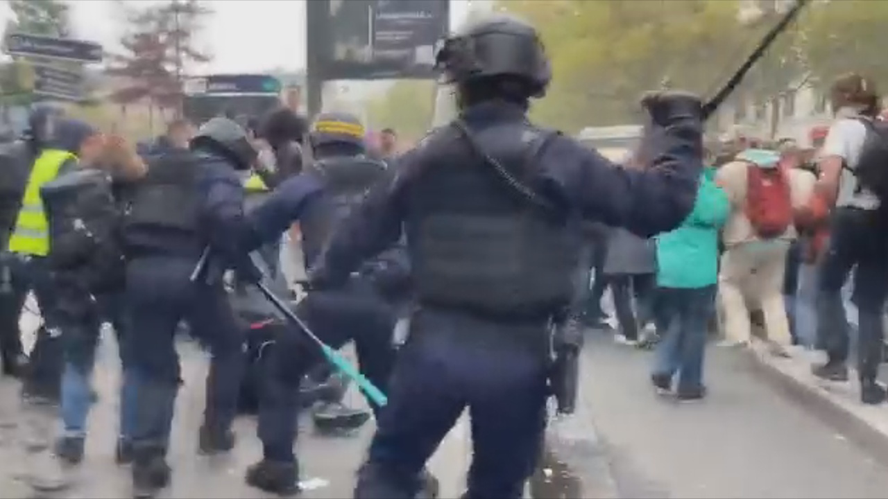 French police attacking protesters