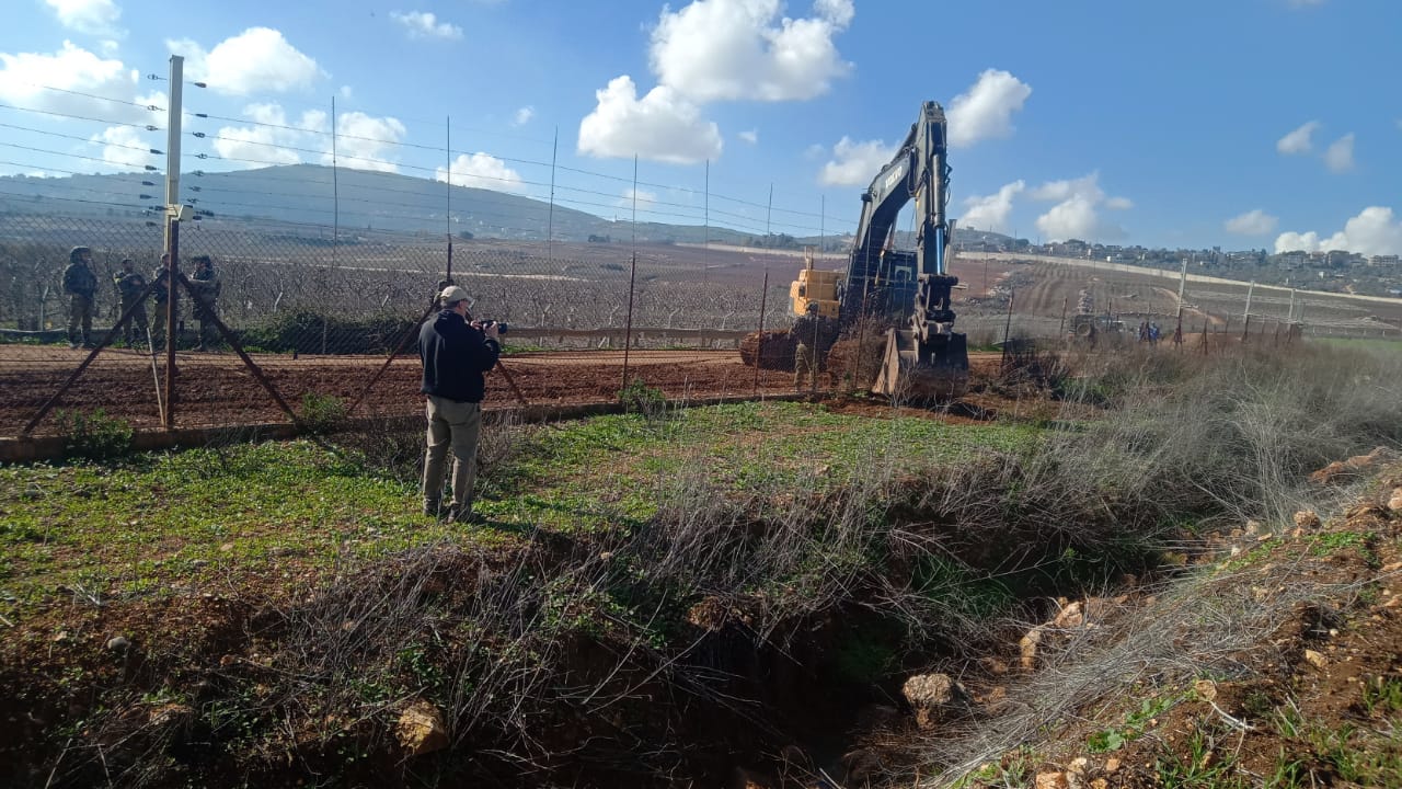 Israeli bulldozer Lebanon Blue Line.