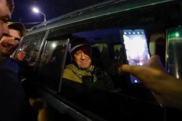 Wagner chief Yevgeny Prigozhin leaves the headquarters of the Southern Military District in Rostov (June 24, 2023).