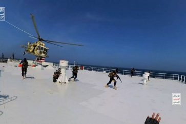 Yemeni naval forces seizing an Israeli ship