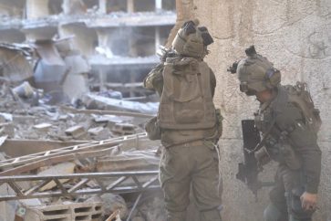 photo_5791811116198903958_y