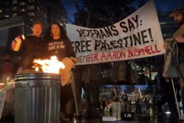 Veterans Burn Their Uniforms at Vigil for US Airman Aaron Bushnell