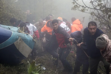 Rescuers down the crash site