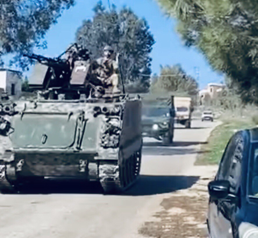 photo_5832667452163606197_y