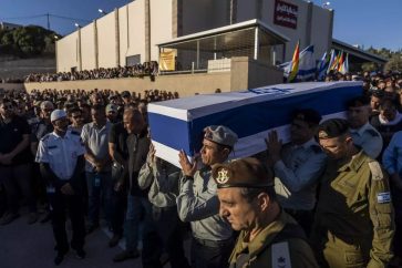 Funeral of a Zionist soldier (Archive)