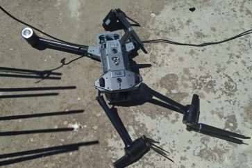 photo_5845833807553480697_y