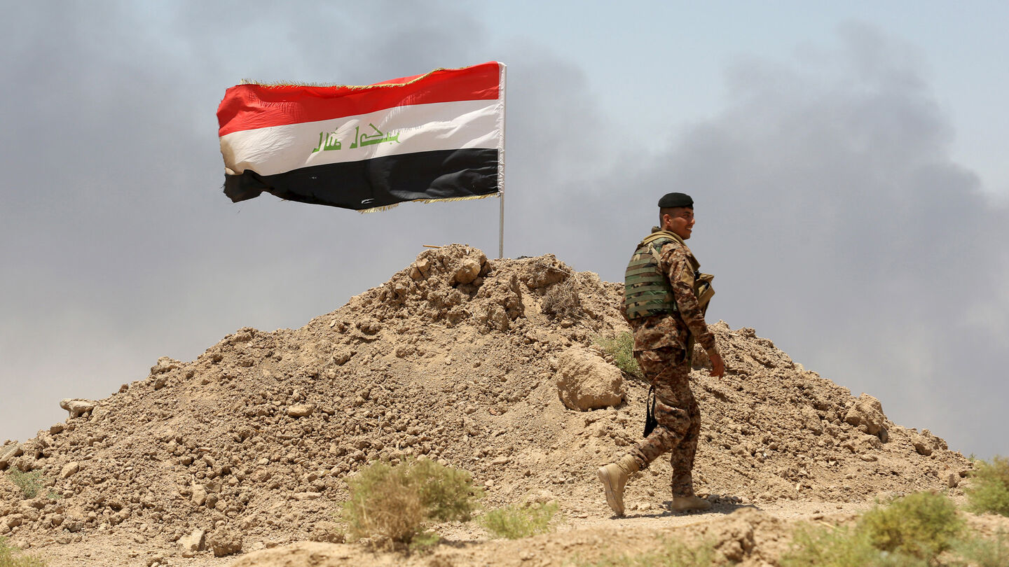 Iraq soldier flag