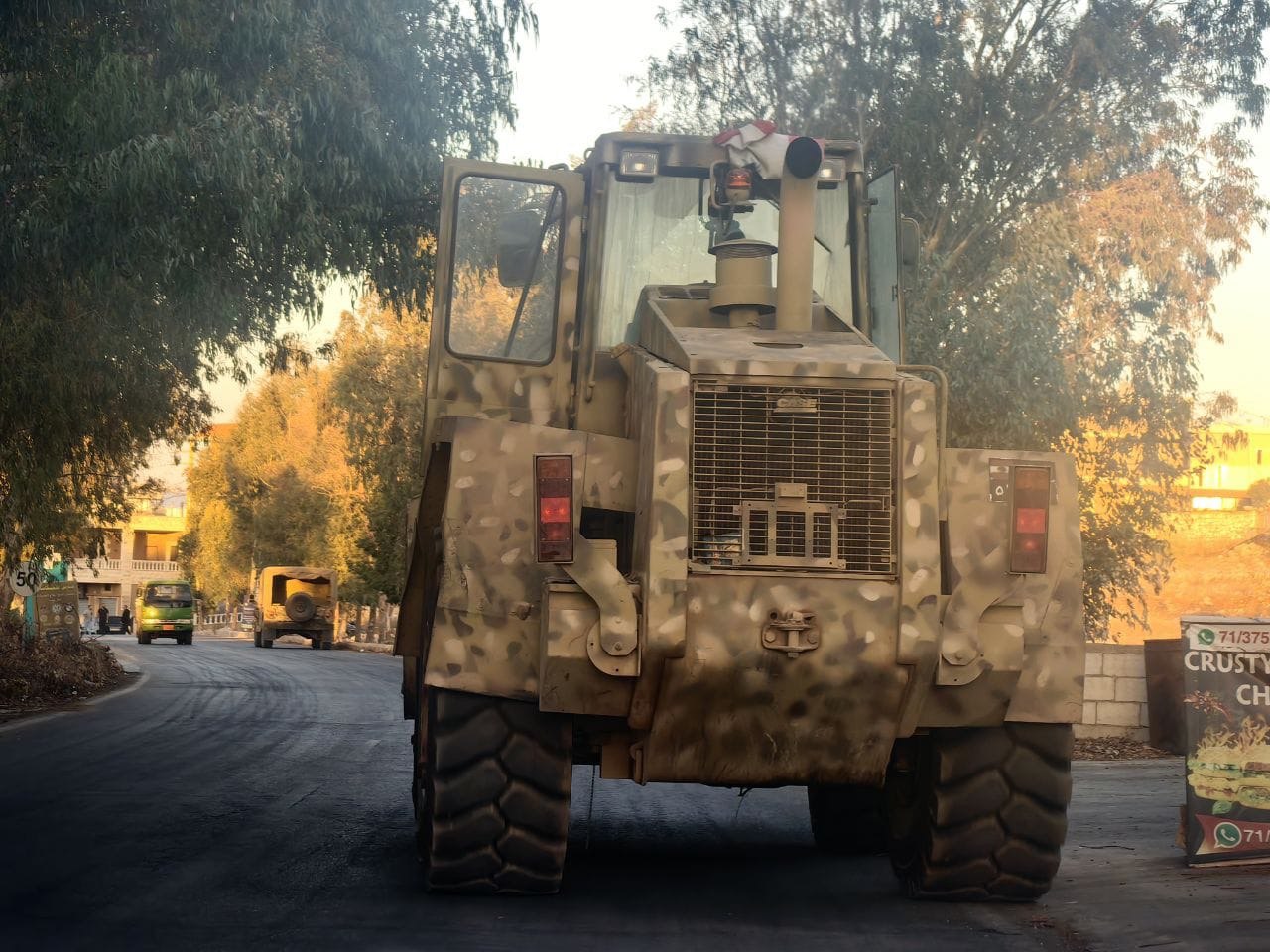 photo_5773876247602596946_y