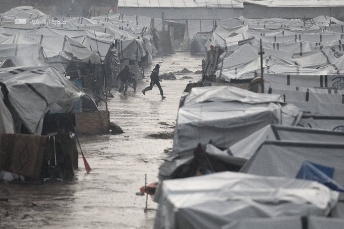 Gaza rain fall flooded tents
