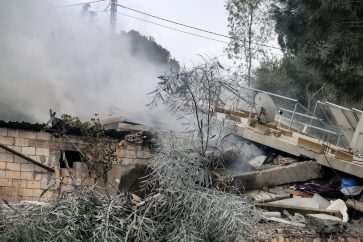 photo_5791905974850358201_y